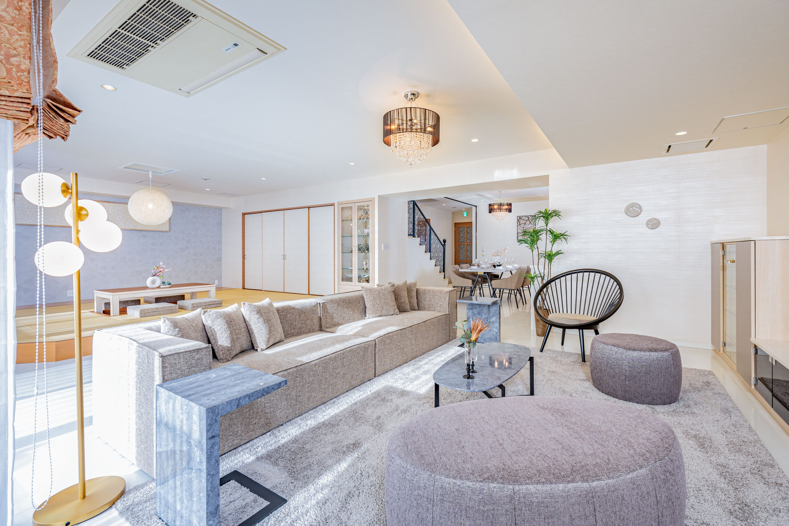 ジャパビスタゼニスプレミアムの広々リビングの写真